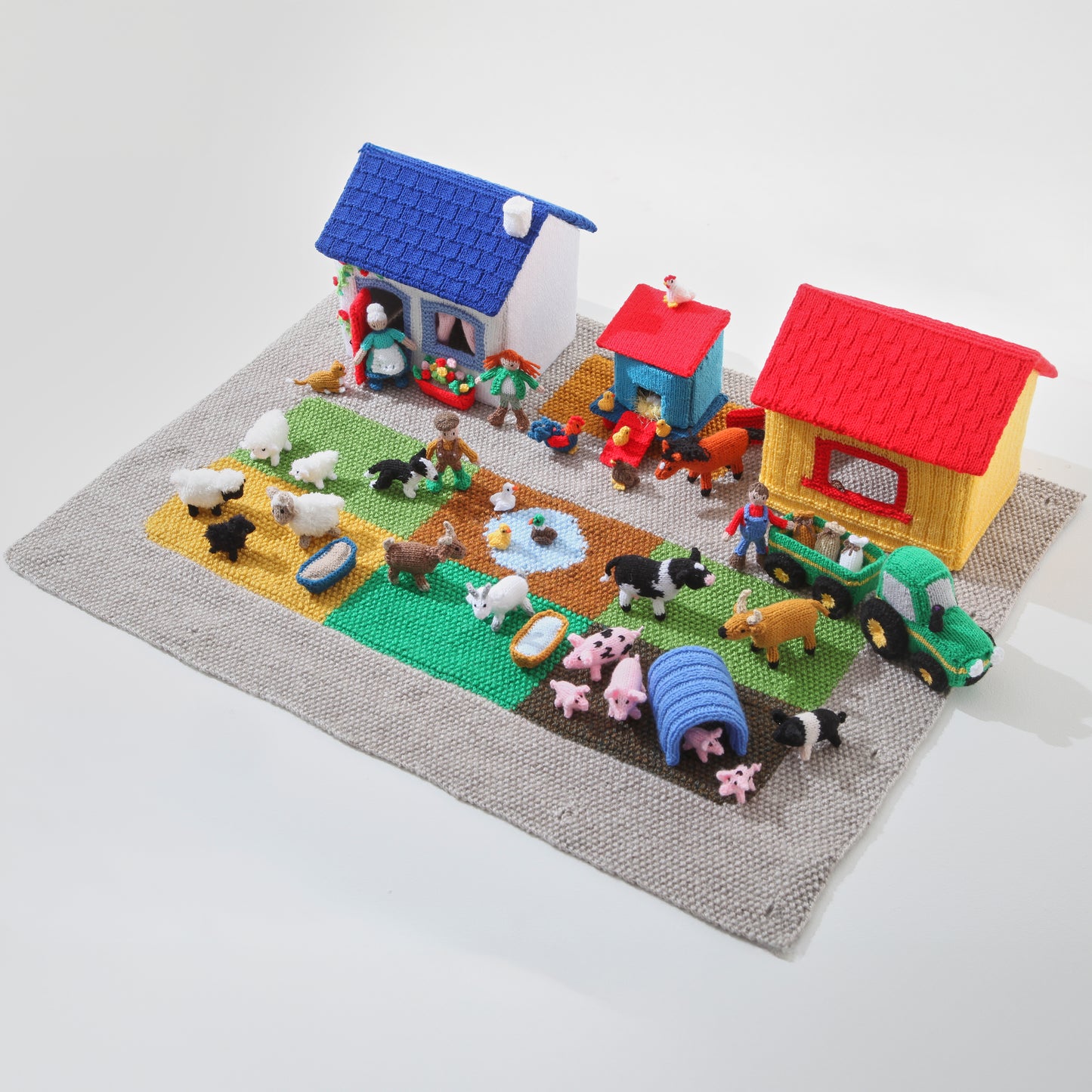 Foldaway Farmyard Friends - Book One