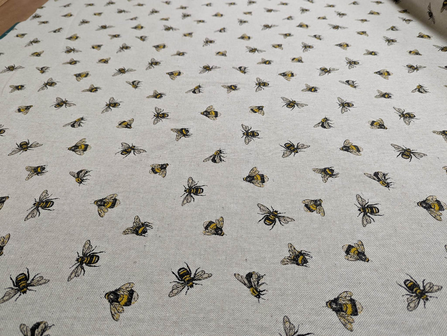 Linen Look Canvas - Bees - per half metre